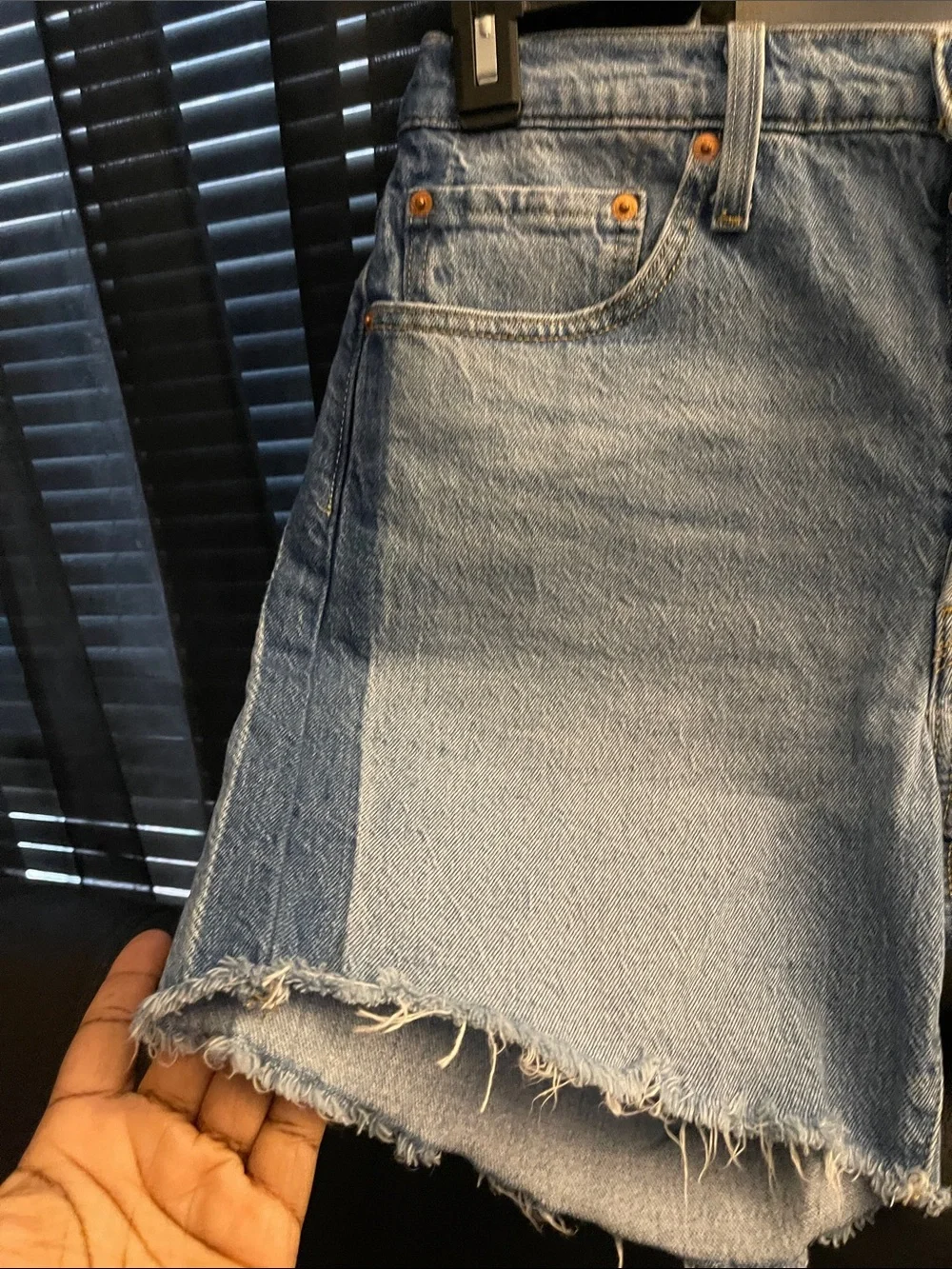 LEVI’S 501 Women’s High-Rise Light Blue Mid Thigh Denim Cutoff Shorts Sz 31 NWOT